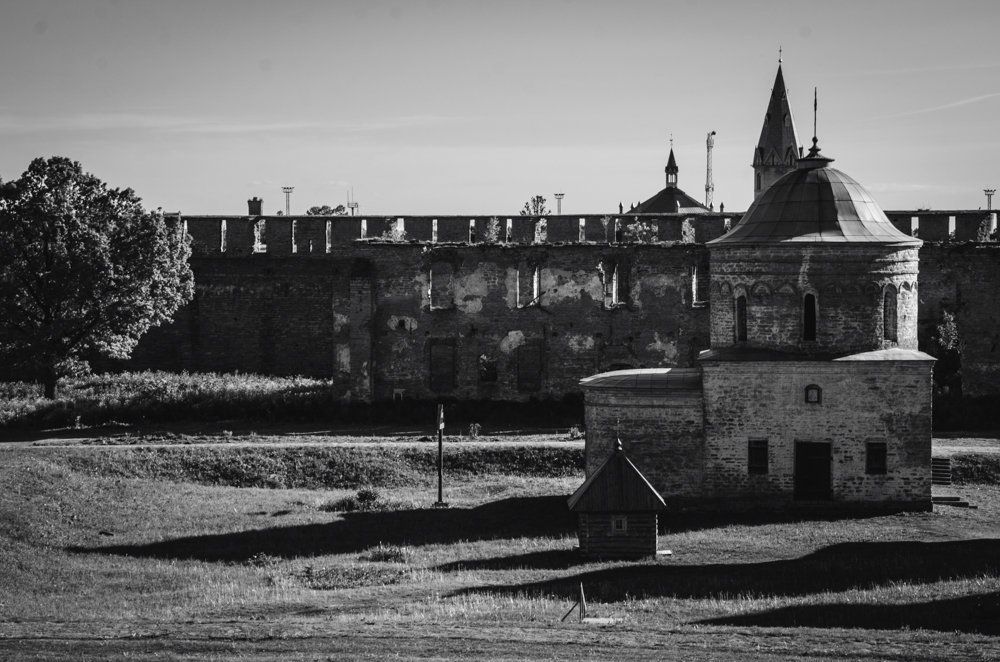 Тени крепости