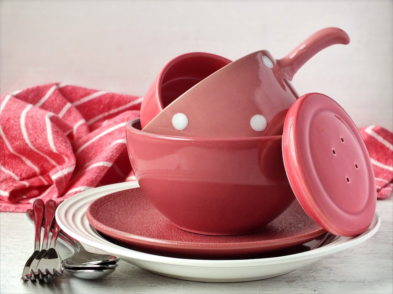 Still life with dishes.