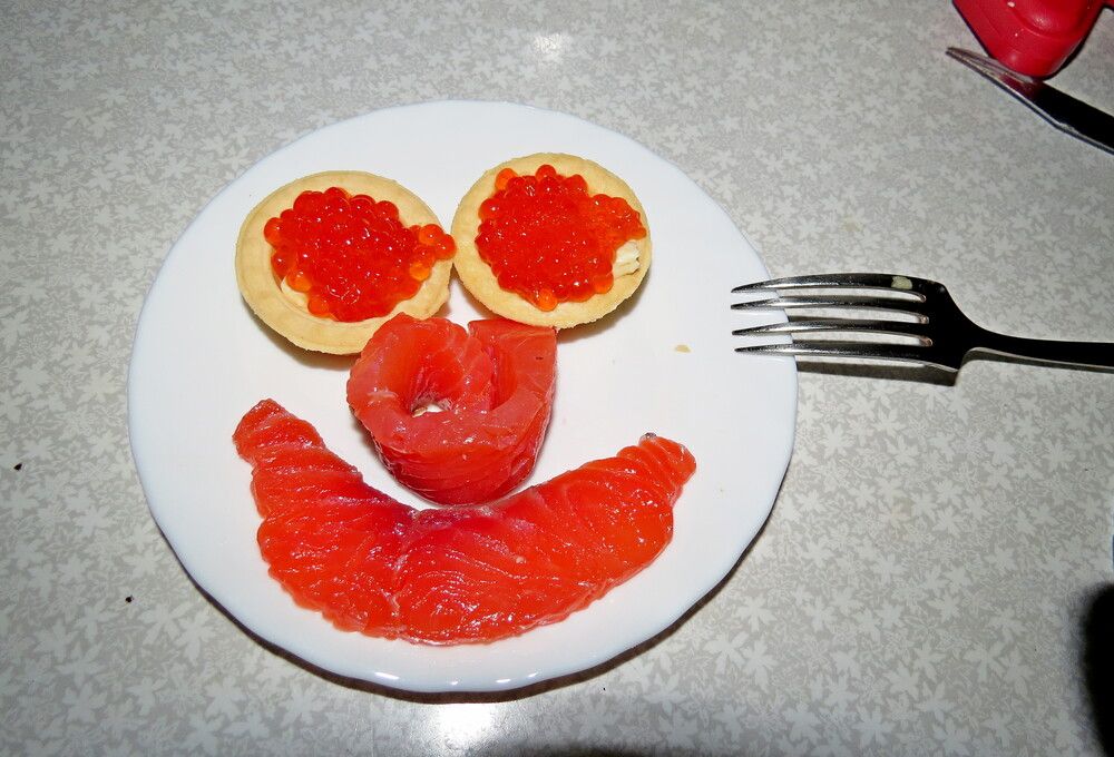 Весёлая тарелочка