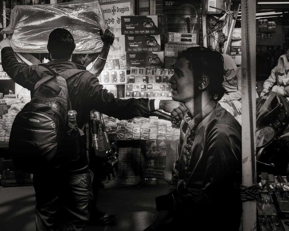Daily frames of Kolkata Chor Bazar