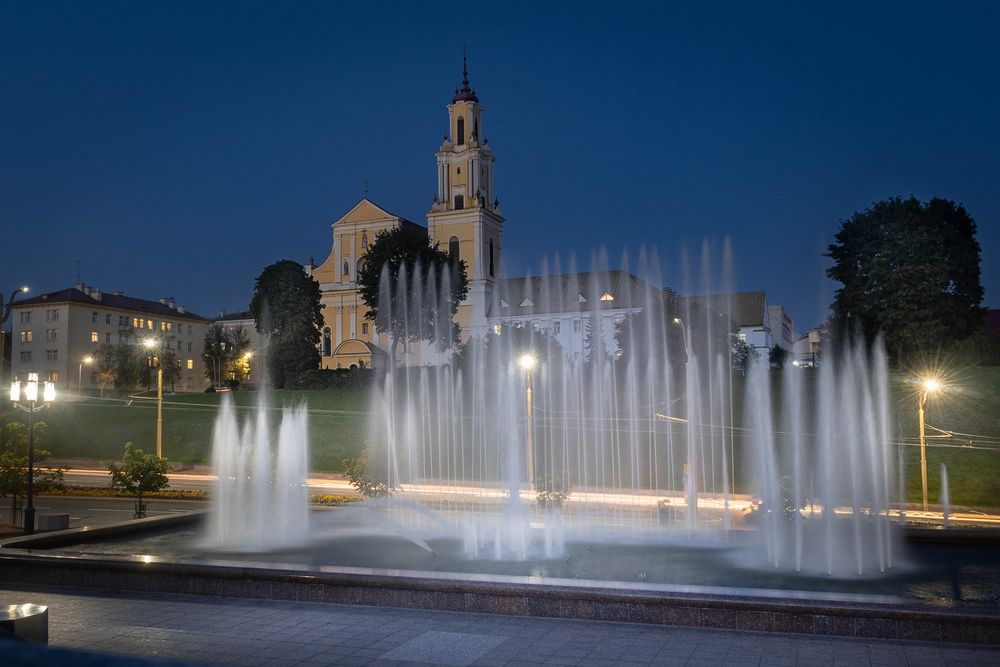 Dance of water in the evening light
