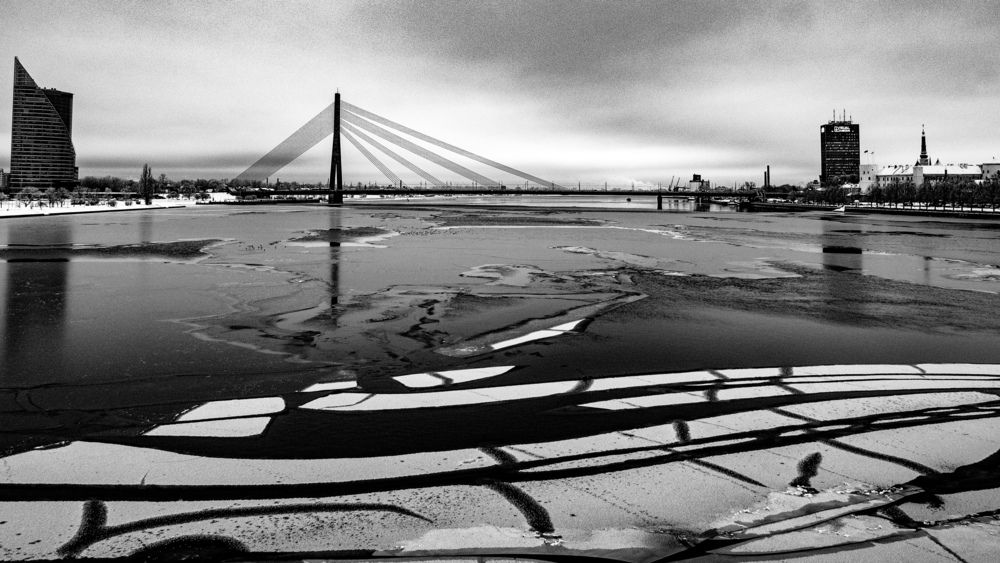 The Frozen Pulse of the City