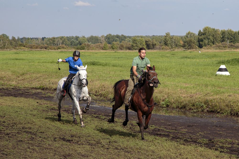 Нелегко быть первым...