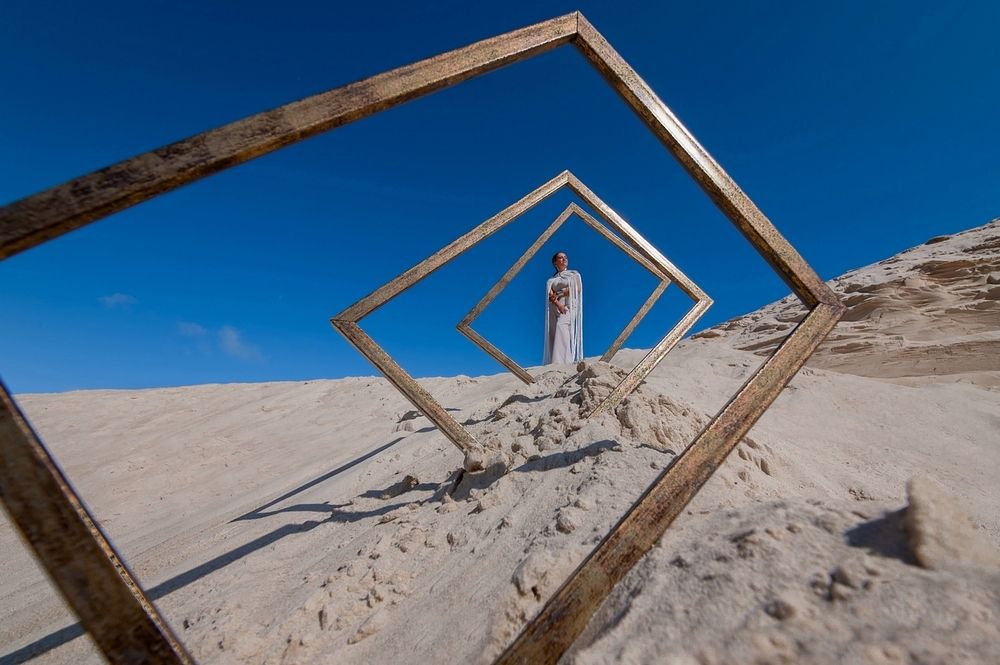 Photograph by Alexandre Dpari
