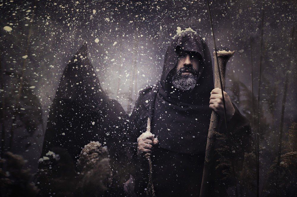 Монах с послушником