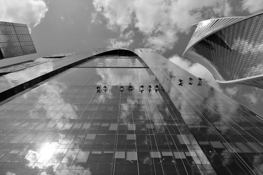 "Человеки-пауки"