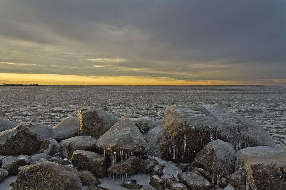 Обледенело...