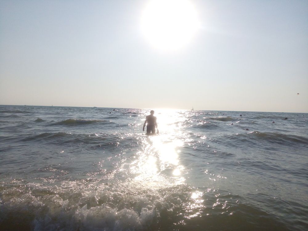 \"Навстречу волнам\"