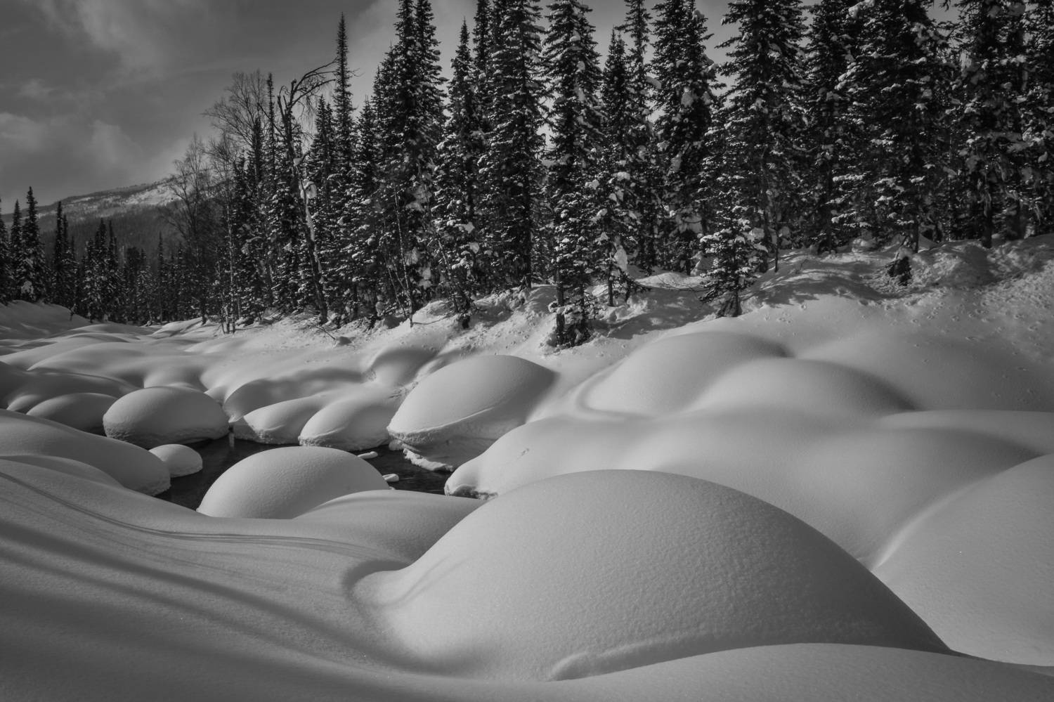 Сугробы волнами