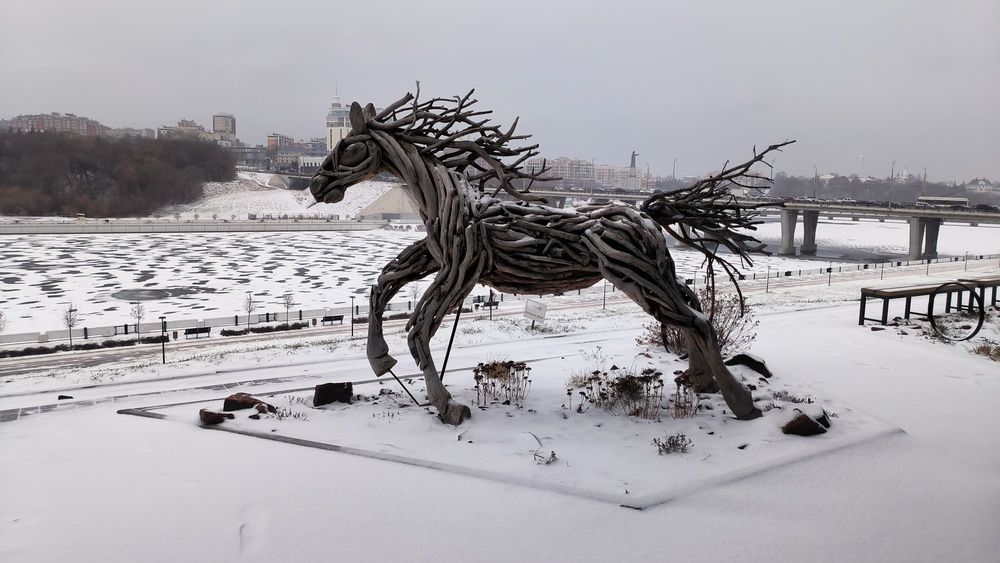 Рукотворный конь.