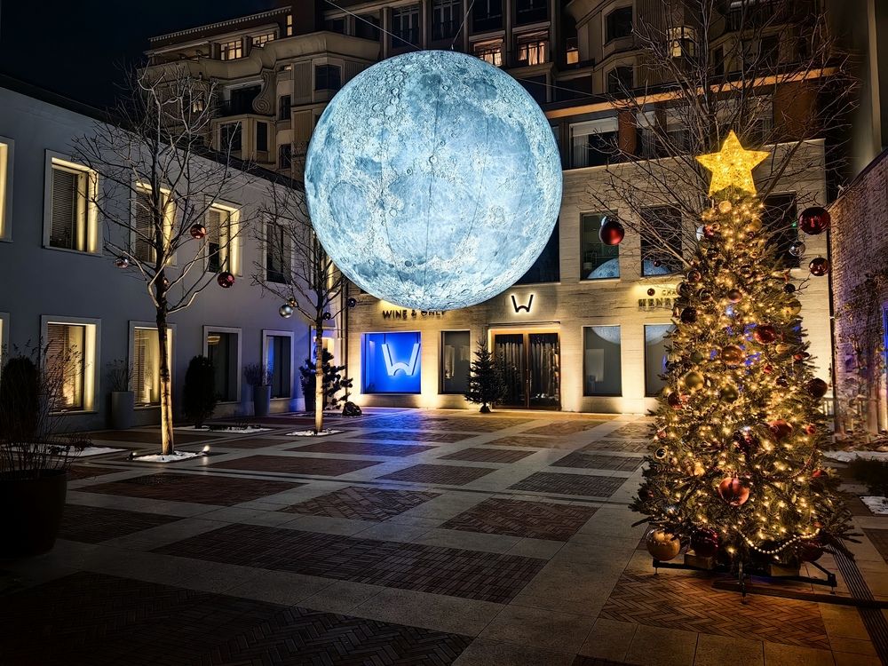 Photograph by Roman Shturman