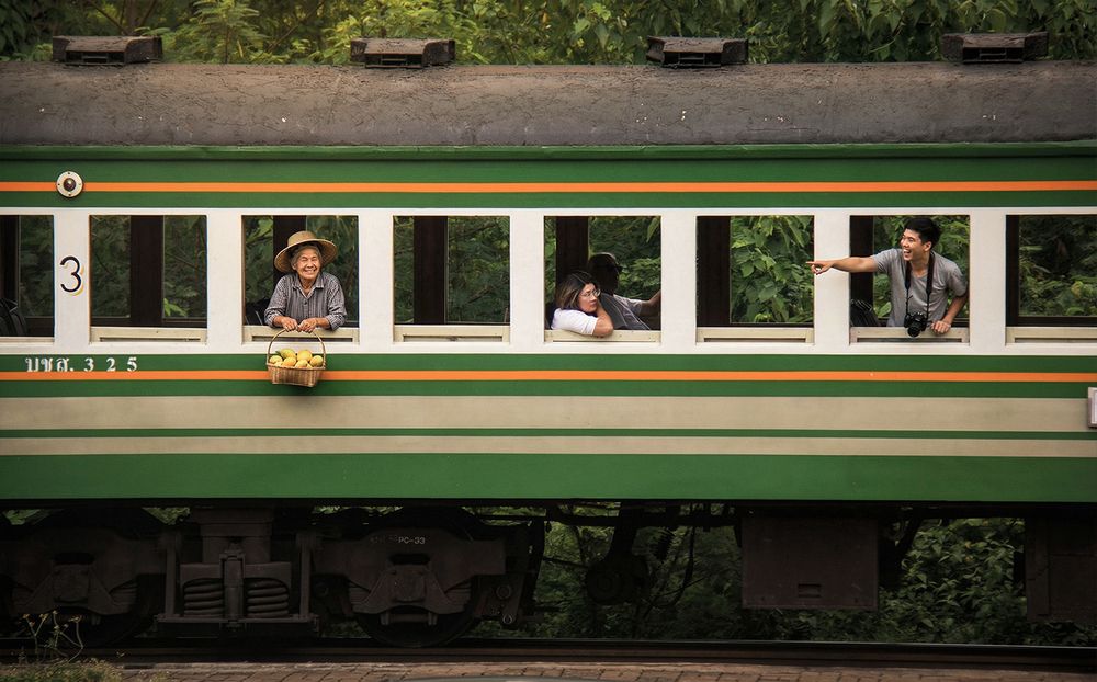 Shared Destinations: Fruits and Smiles in Carriage 325