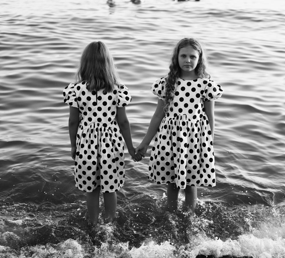 Моя сестра- моё отражение