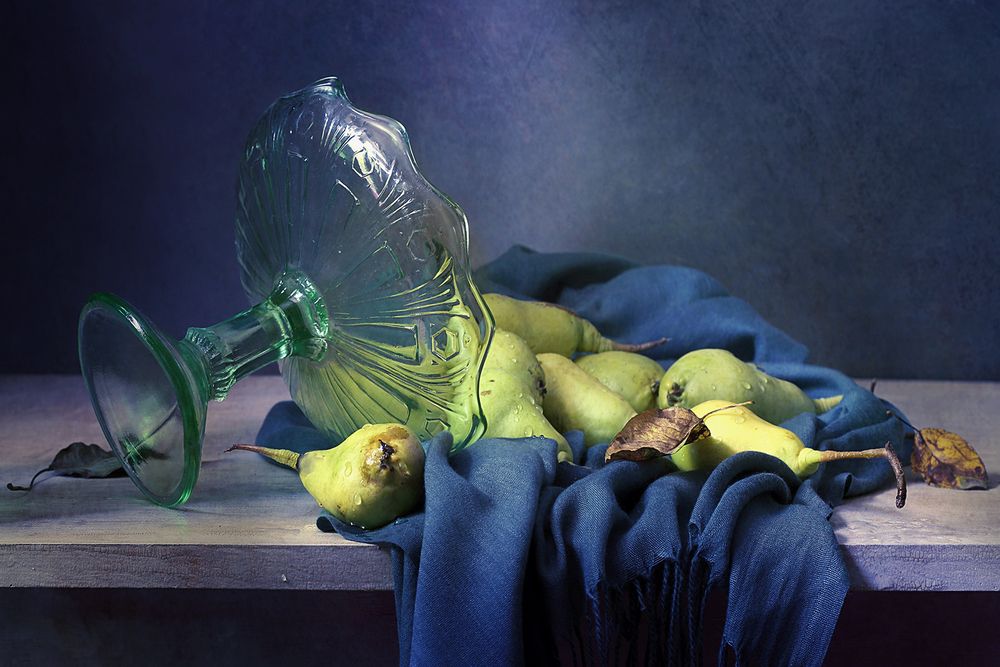 Ваза опрокинулась...