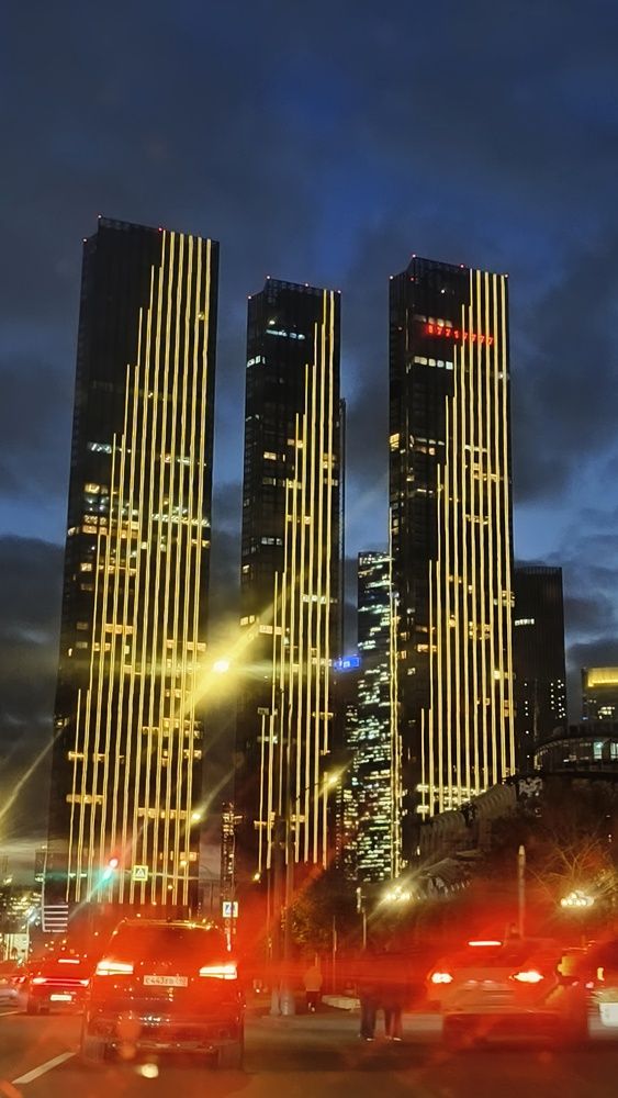 Город не спит