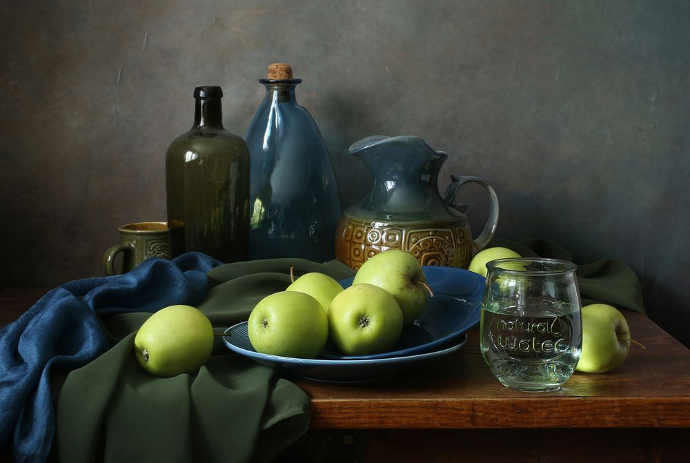 Зеленые яблоки