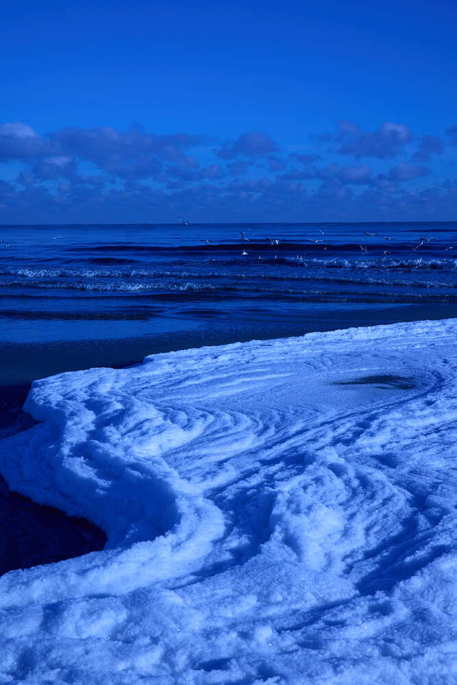 Snow in Blue