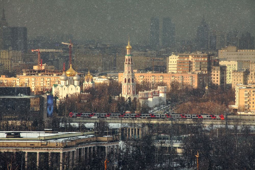 Москва - город контрастов :)