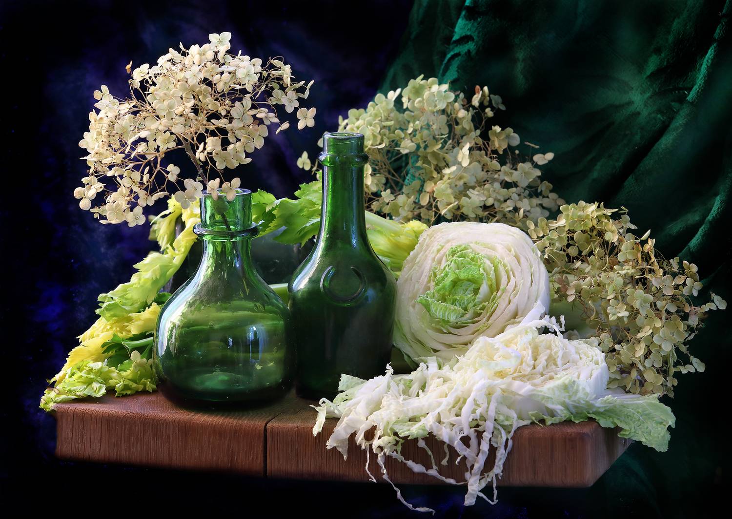 Бутылки и капуста