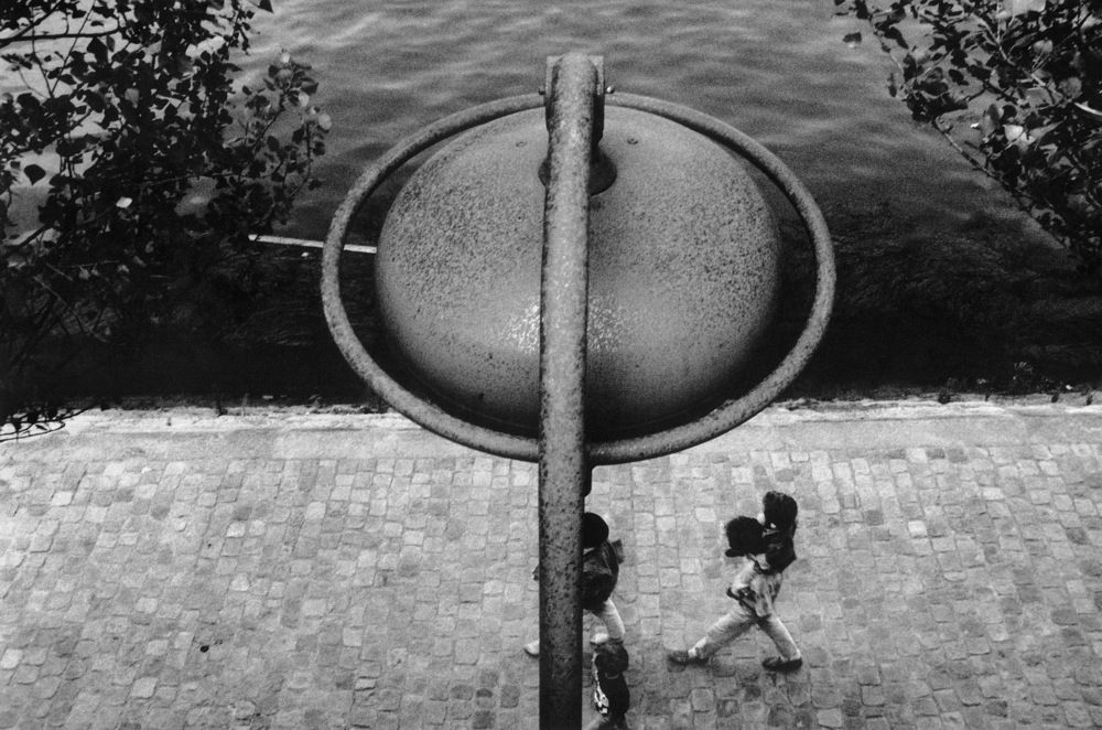 Photograph by Roberto Brsakoski