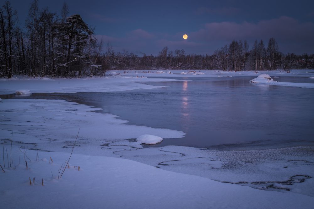 Луна над Вуоксой.