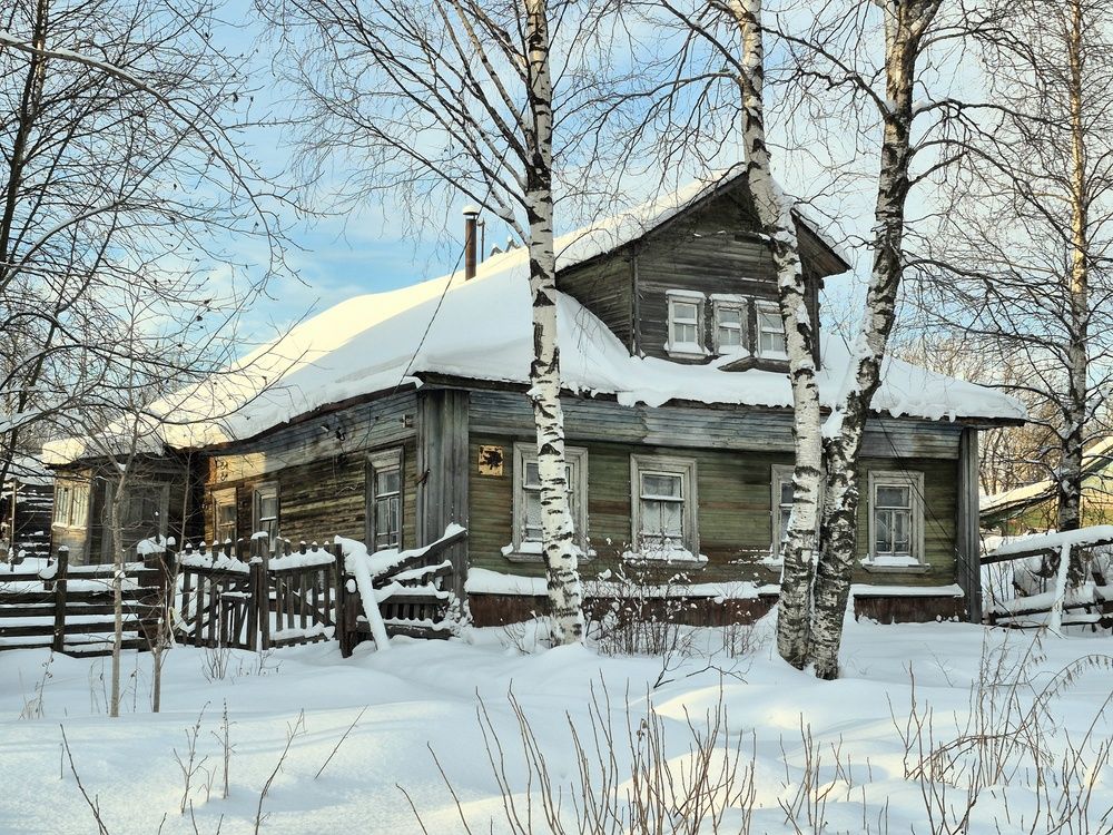 Дом состарился