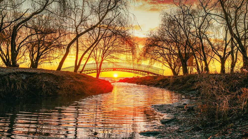 Мост над восходом