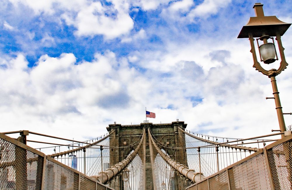 LIGHTING UP THE BROOKLYN BRIDGE