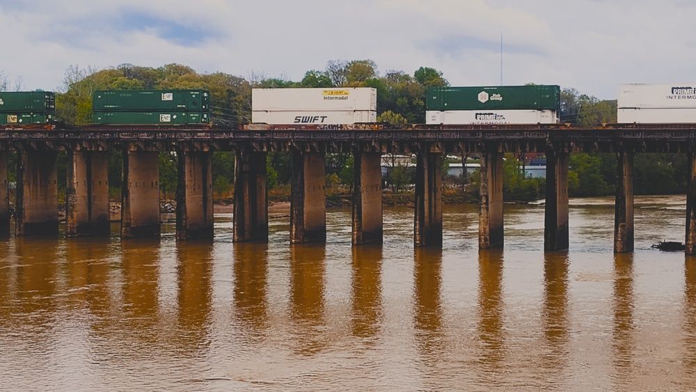 Pillars Over the Dan