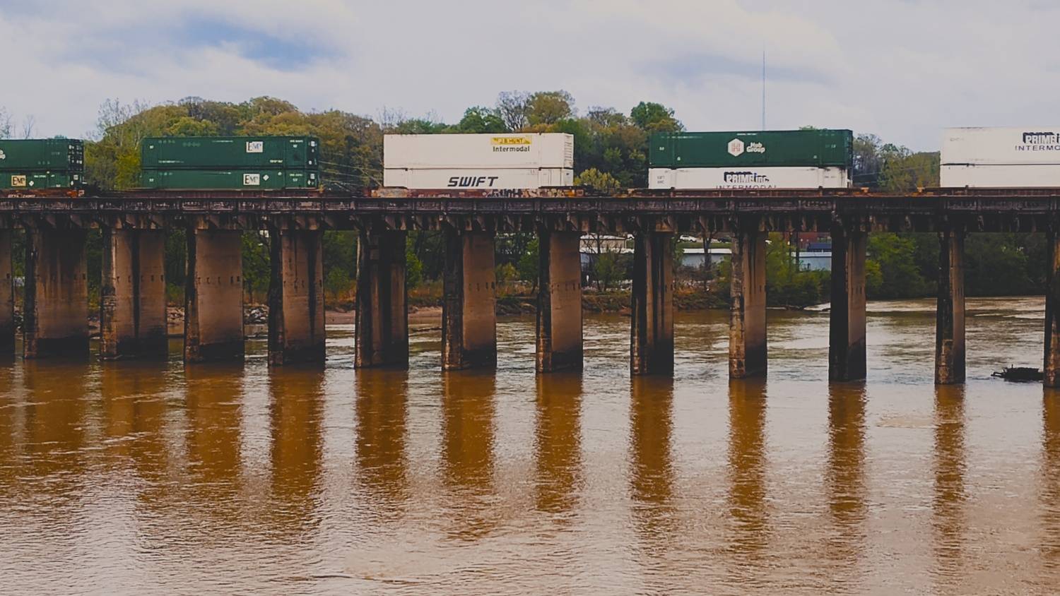 Pillars Over the Dan