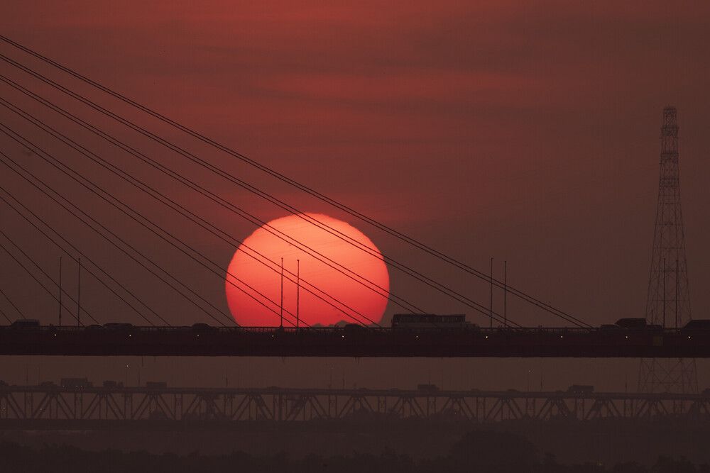 Geometry of sunset