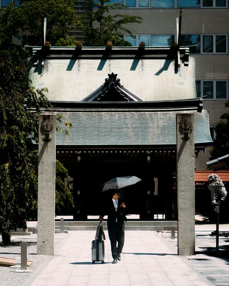 A traveler on a hot day