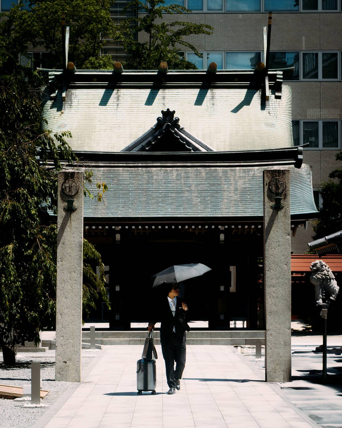 A traveler on a hot day