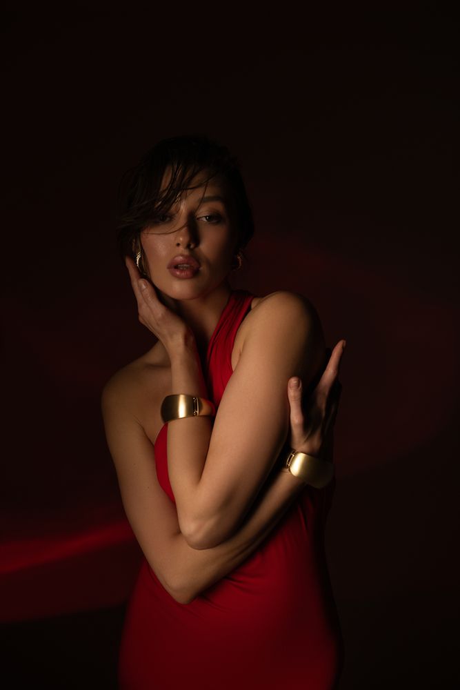 lady in red