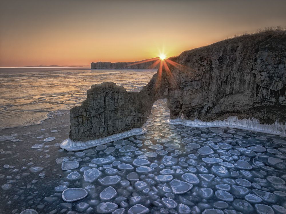Кекур Пьющий верблюд, Приморье