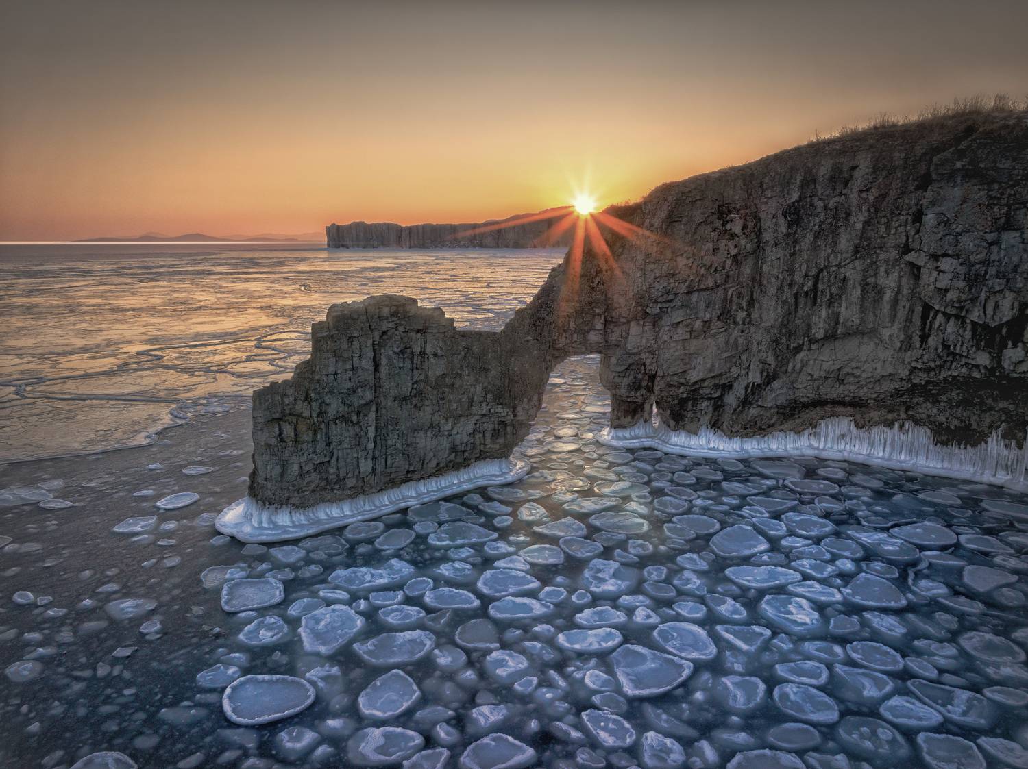 Кекур Пьющий верблюд, Приморье