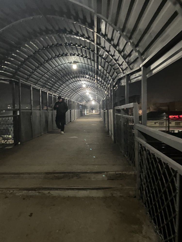 Вечером на мосту
