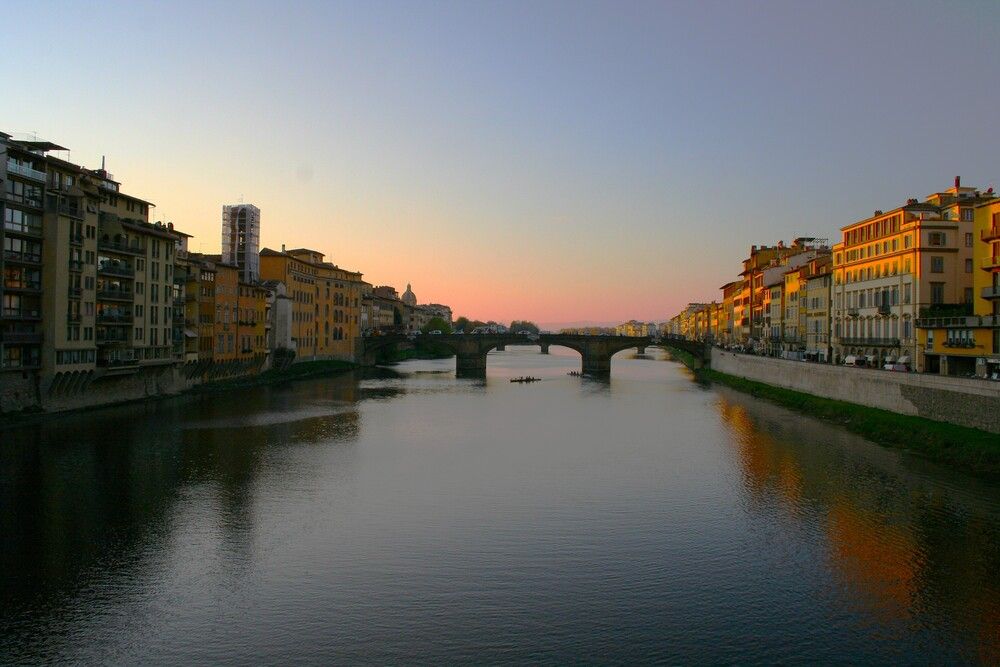 Река Арно во Флоренции