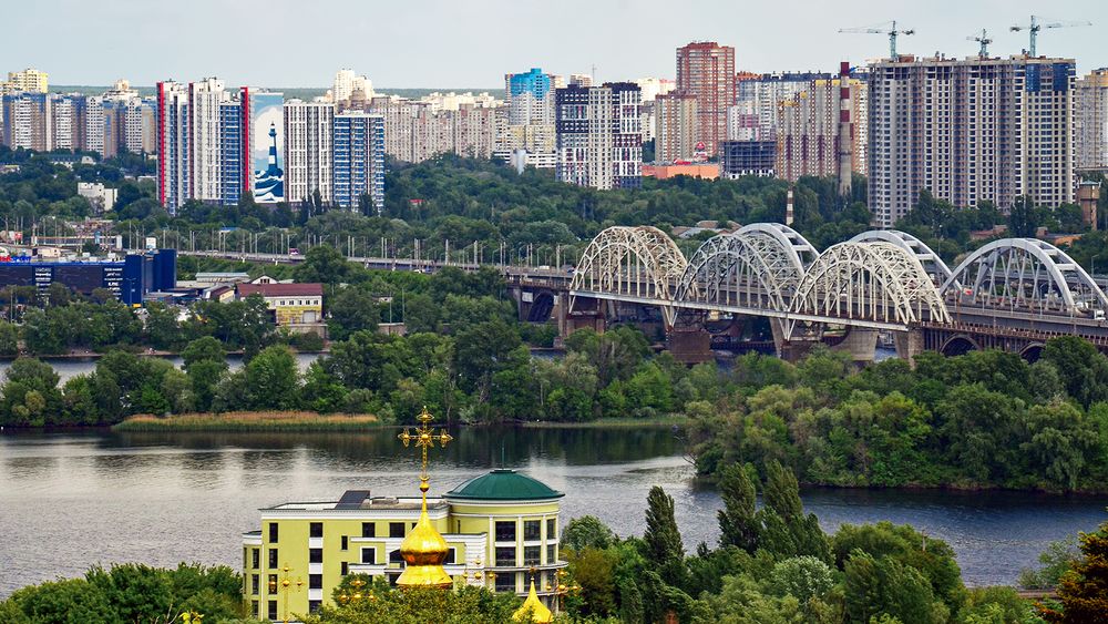 Весенний город