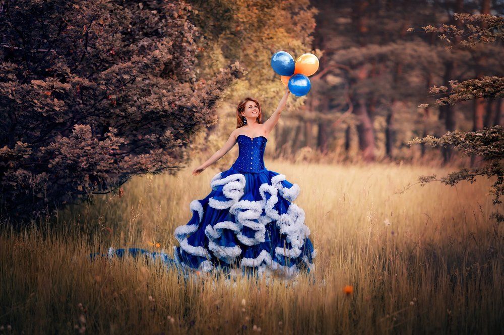 Синее платье