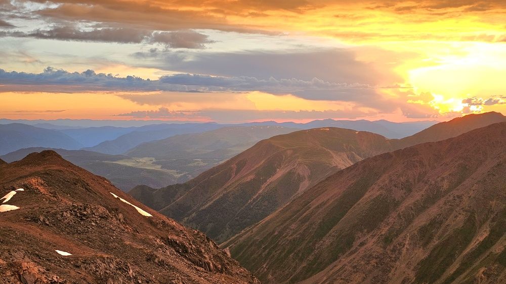 Закат в горах Алтая