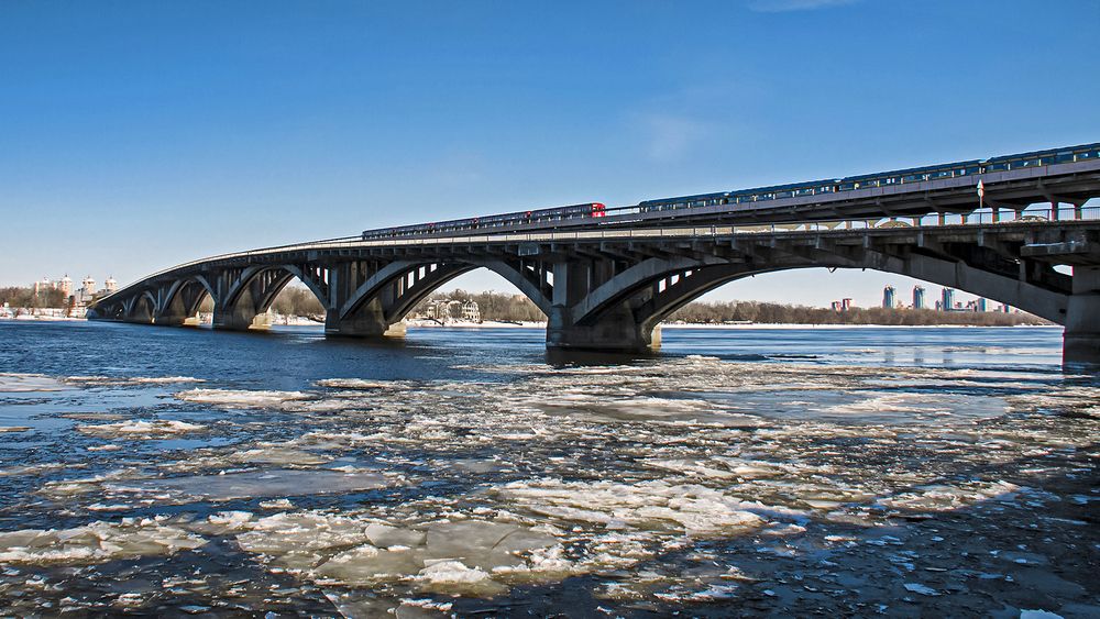 Встречным курсом по мосту