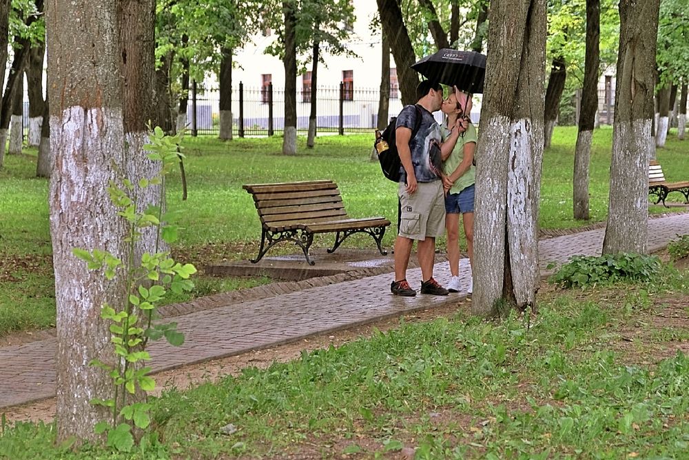 Поцелуй под дождем