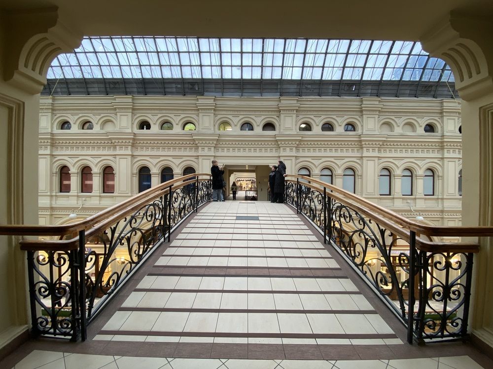 Мостик в ГУМе