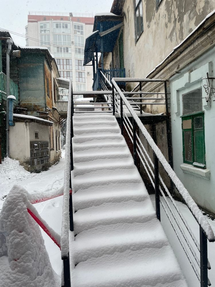 в глубине красивых фасадов...