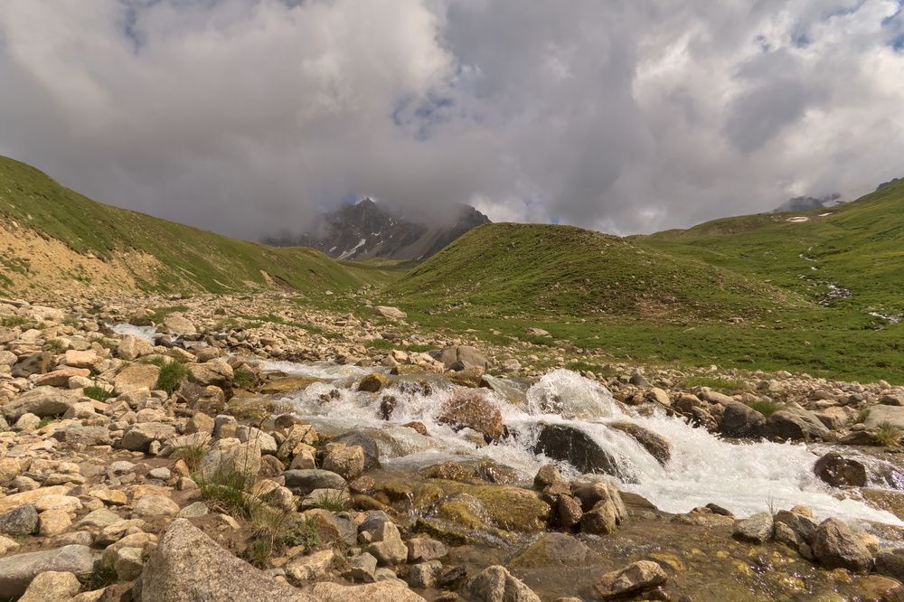 На перекатах