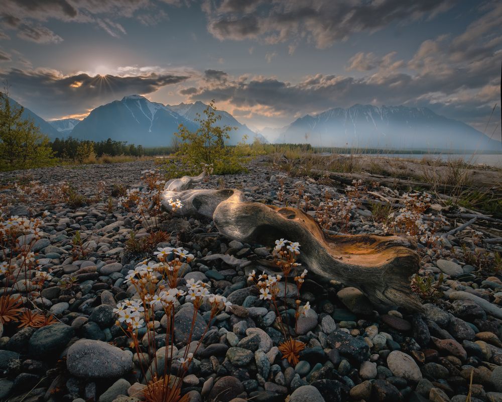 The elusive beauty of a quiet evening on Lake Baikal