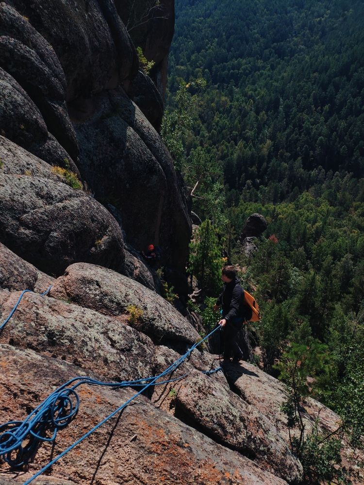 Подъем на скалу Такмак