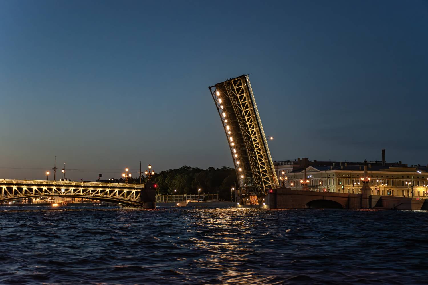 Развод Троицкого моста