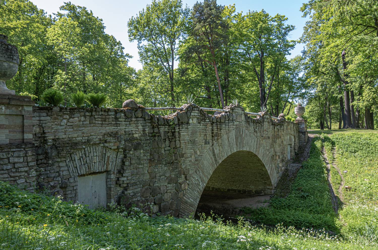 Руинный мост